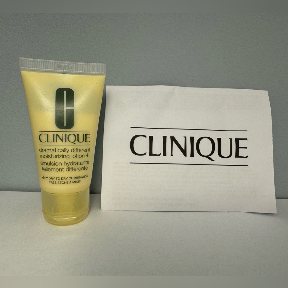 Clinique Dramatically Different Moisturizing Lotion+ travel/sample size NEW!